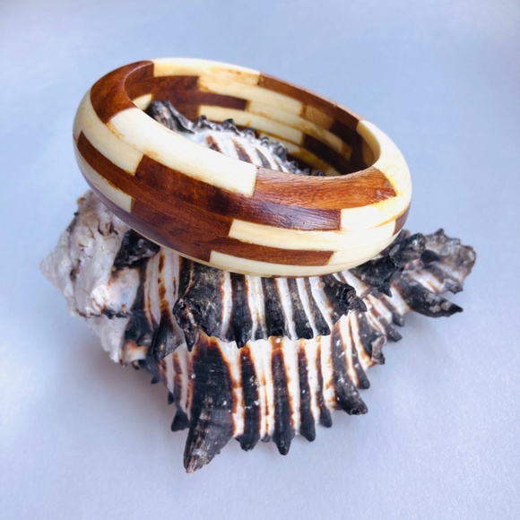 Stunning Bone and Wood Inlay Bangle Made in India Rustic Tribal Natural Mod Tiki - Picture 9 of 10